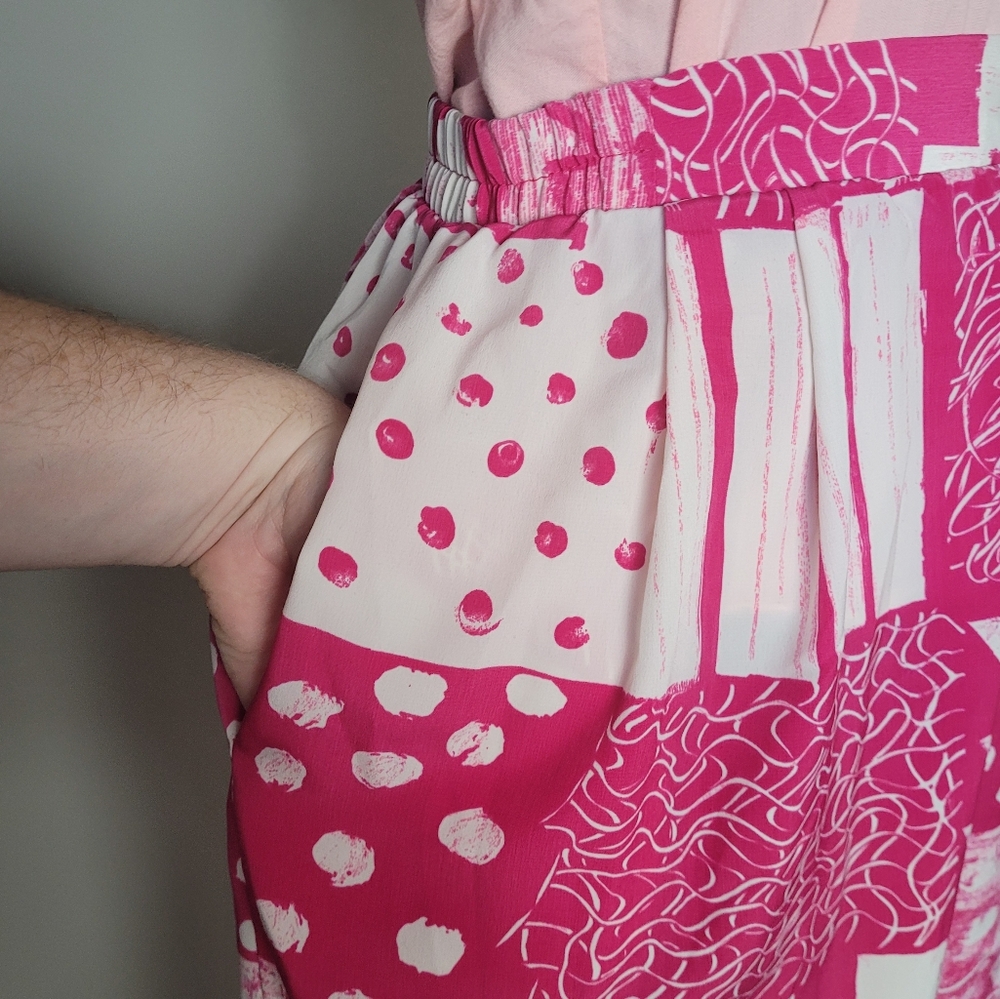 1980s Pink Geometric Print High Rise shorts - Picture 2 of 8